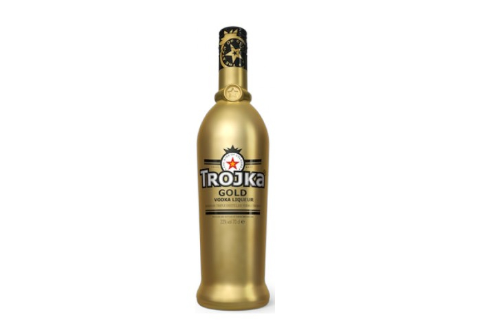 Trojka Vodka Liqueur Gold 700 ml
